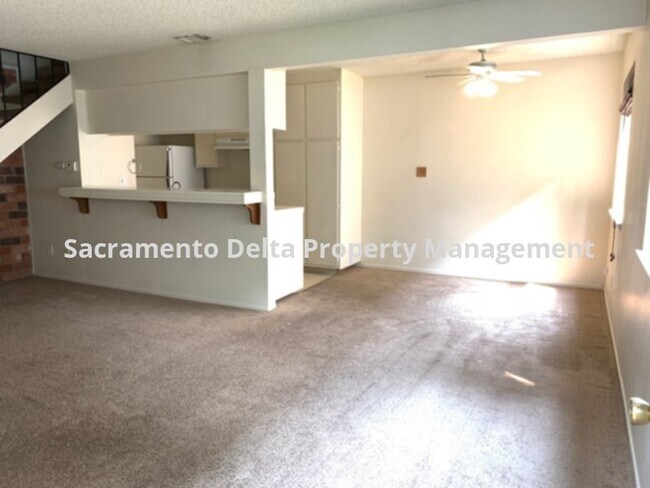 Building Photo - 6240 Cavan Dr