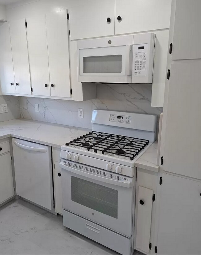 Building Photo - The Perfect Family Oasis in Castro Valley ...