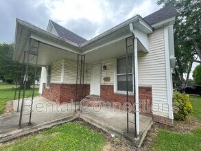 Building Photo - 402 S Bentley St