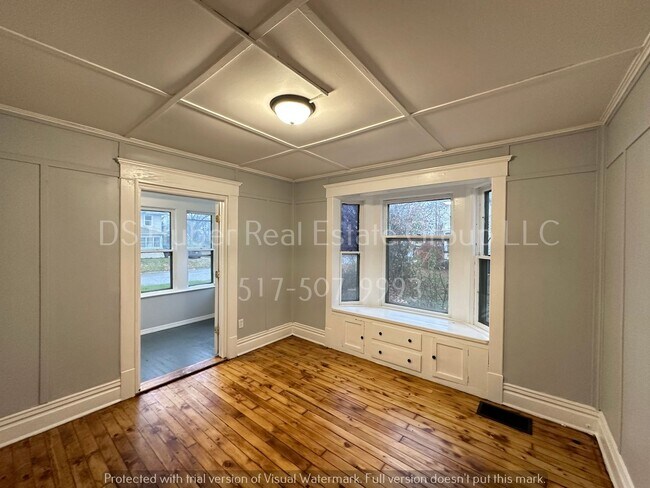 Foto del edificio - A Reo Town Treasure with 4 bedrooms 1 bath!