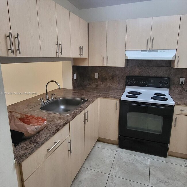 Foto del edificio - 7670 SW 152nd Ave
