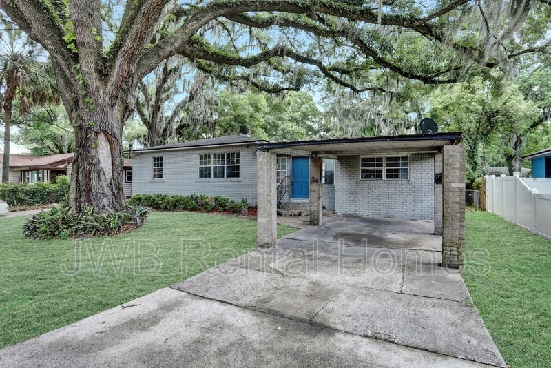 Primary Photo - 3526 Mecasin St