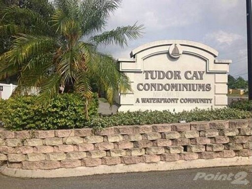 Foto principal - 9101 Tudor Dr