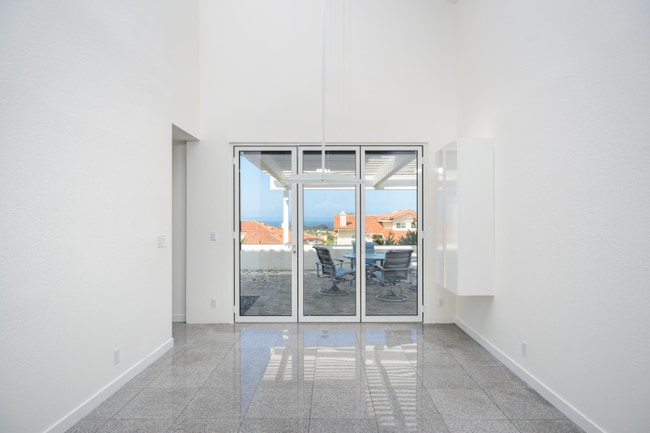 Foto del edificio - 4661 Pannonia Rd