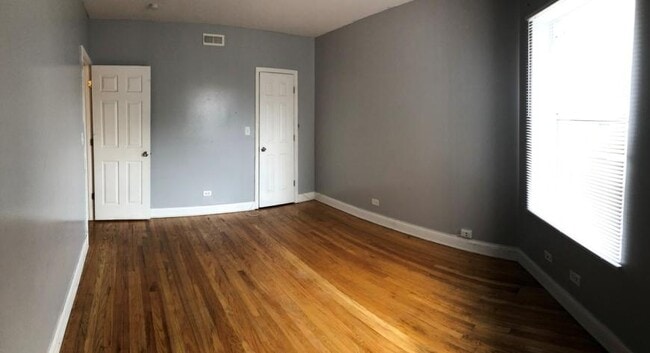 Building Photo - 4 bedroom in Chicago IL 60620