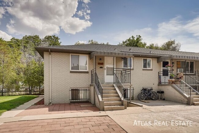 Building Photo - 1391 Lansing St