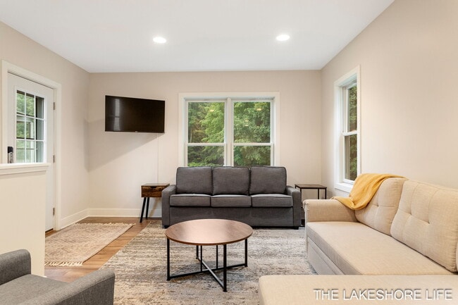 Building Photo - 2341 Fern Walk