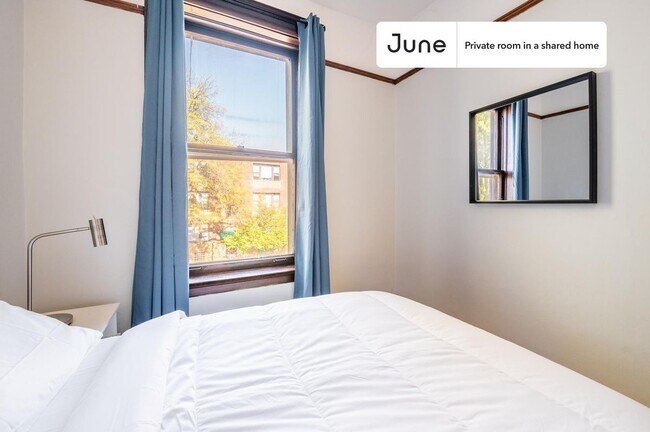 Foto del edificio - Room in Shared 3 bed/1 bath home