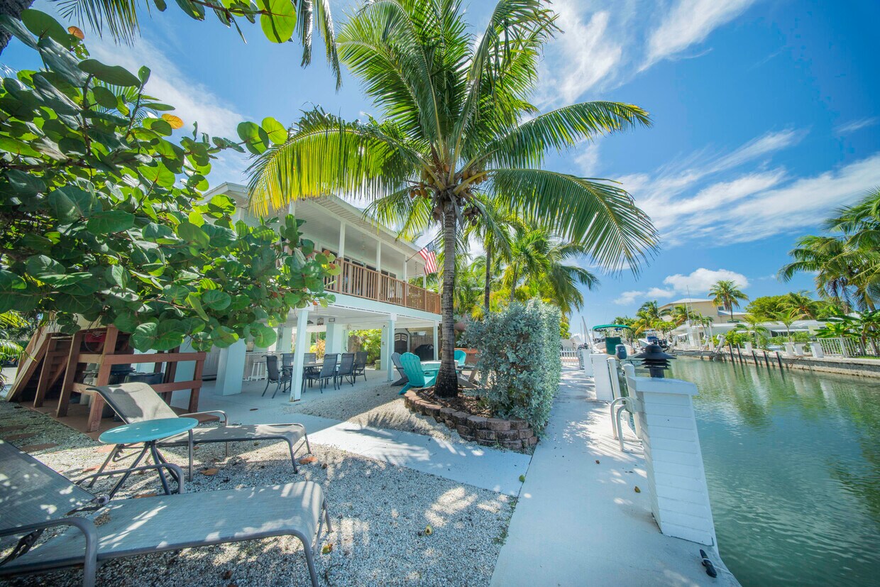Foto principal - 767 98th St