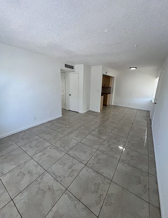 Building Photo - 1333 S Dixie Hwy