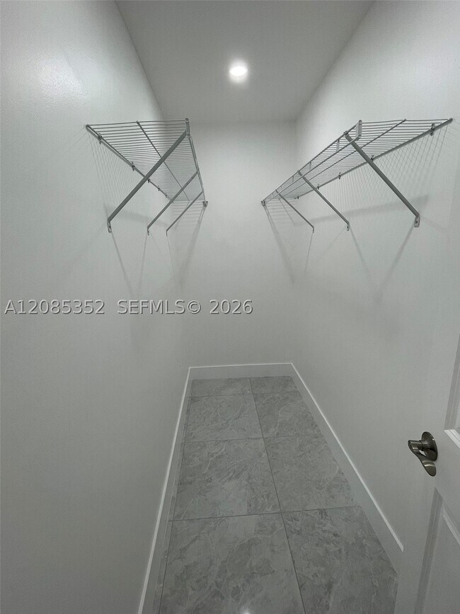 Building Photo - 6070 W 19th Ave