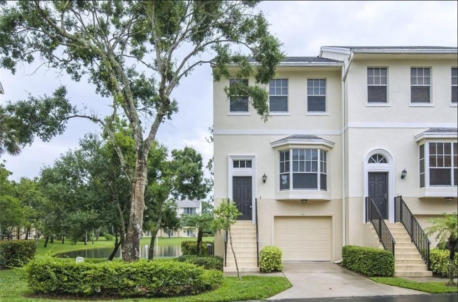 1685 42nd Square, Vero Beach, FL 32960 Townhome Rentals in Vero Beach