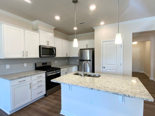 Foto del edificio - 844 Falls Grove Trl