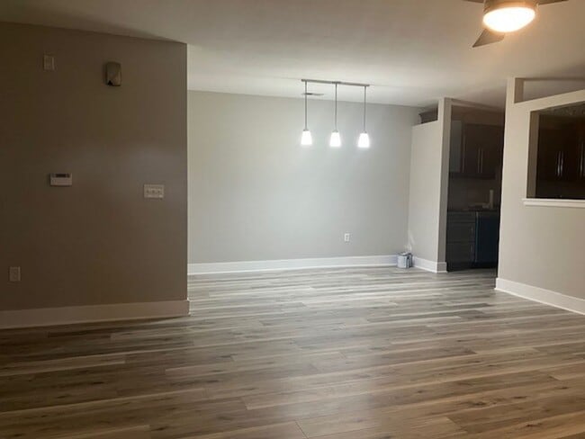 Building Photo - Behrell Condo