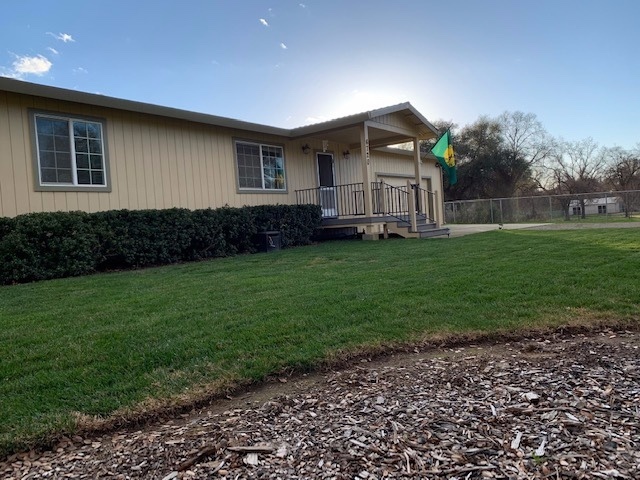 Primary Photo - 3 bed 2 bath 2 car garage in Loomis