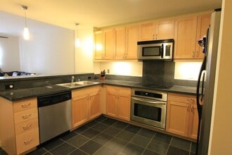 Building Photo - 1150 J St