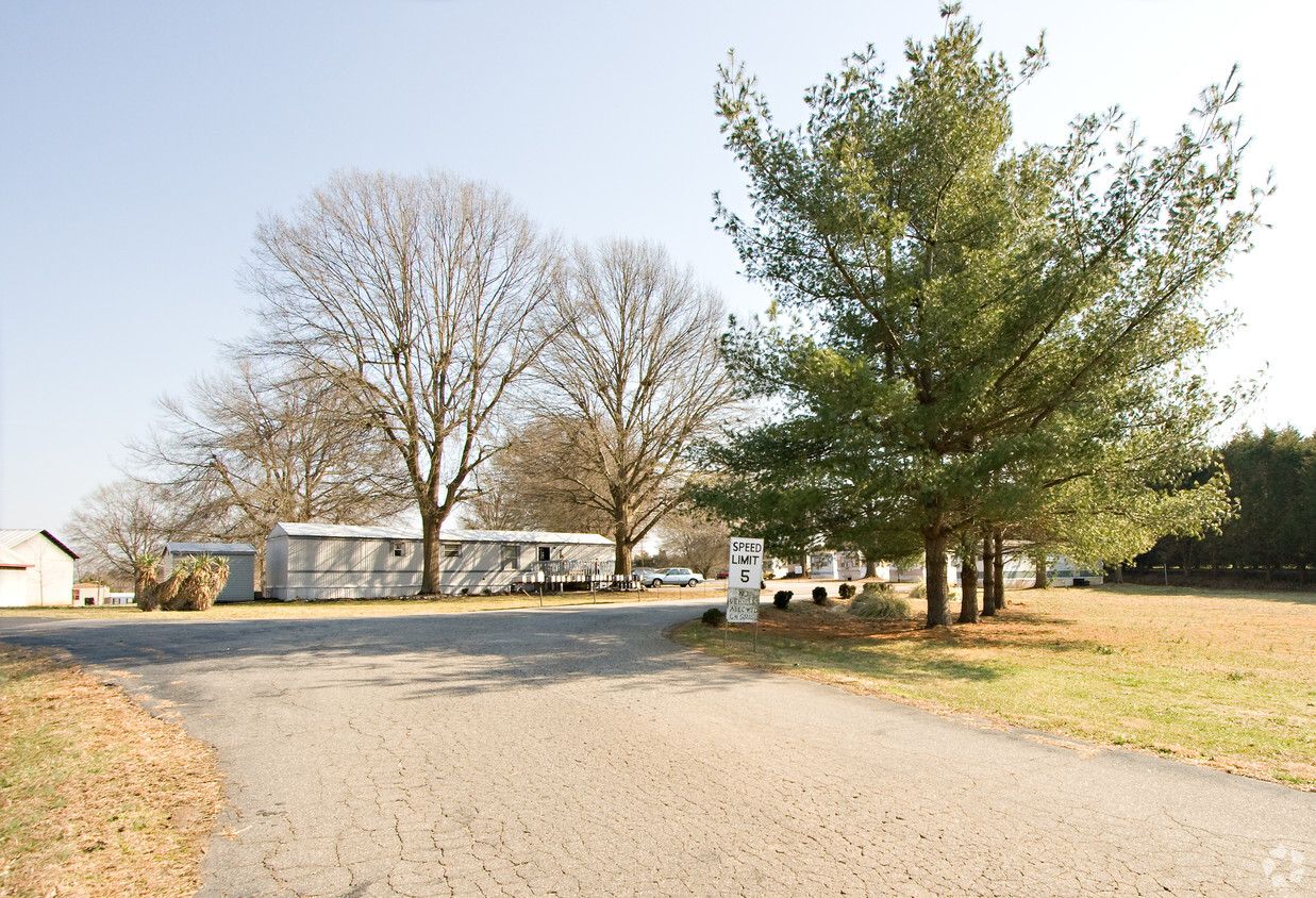 Foto del edificio - Conover Mobile Home Park