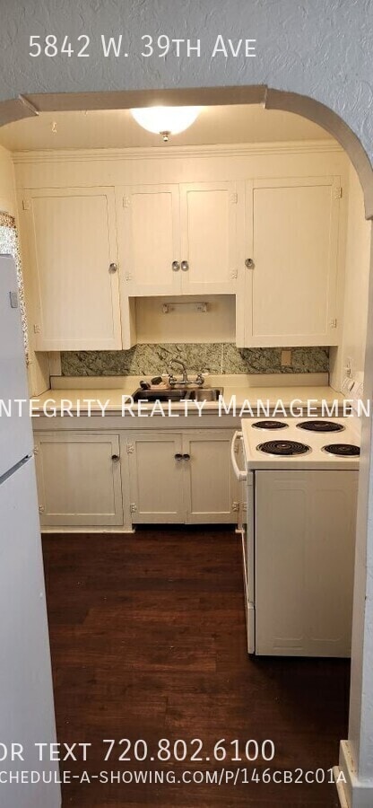 Building Photo - 5842 W 39th Ave