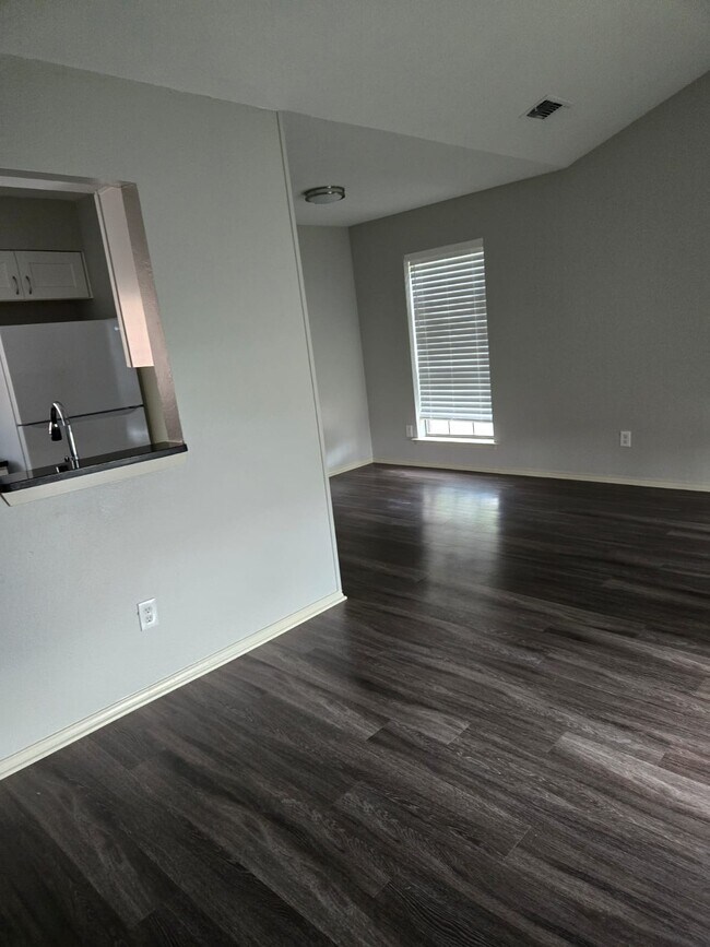 Foto del edificio - 210 Shrum Ct
