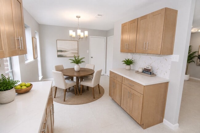Building Photo - 6703 Stonewater