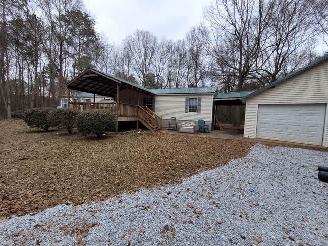 Building Photo - For Rent - Madison Co.-Comer, GA-New Hope Church Road-FURNISHED-4bedroom and 2bathroom-Right off ...