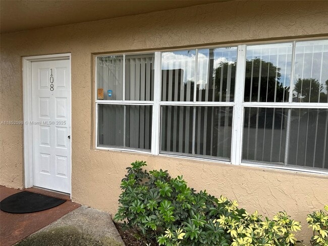 Foto del edificio - 8540 NW 6th Ln