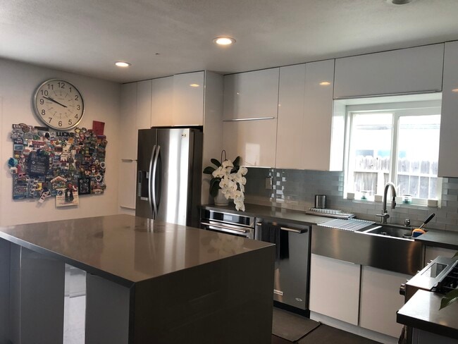 Building Photo - 11689 Malden St