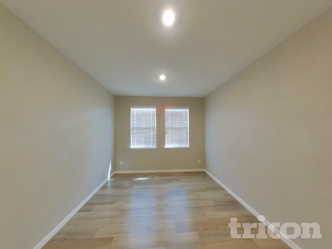 Foto del edificio - 448 Walpole Ct