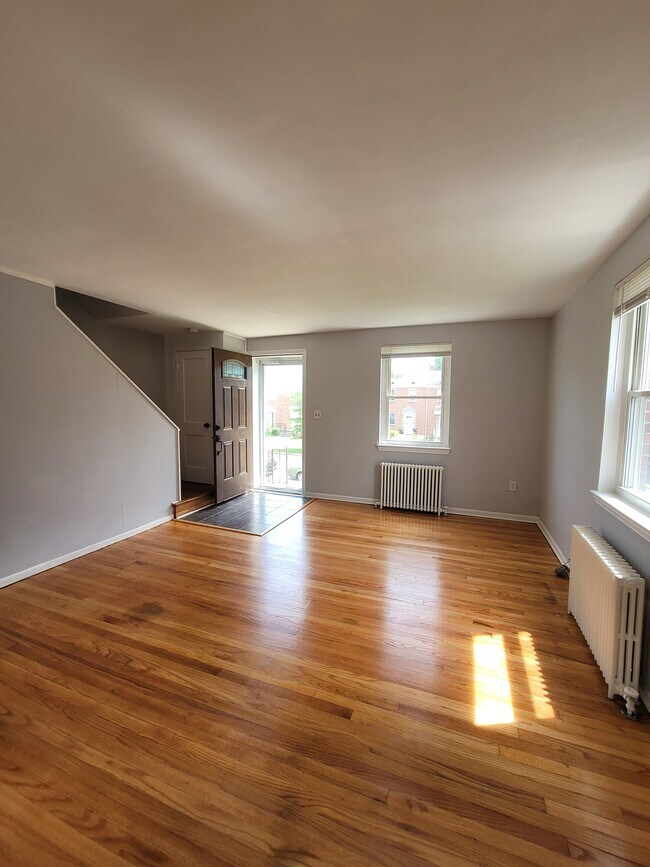 Foto del edificio - 1722 Red Oak Rd