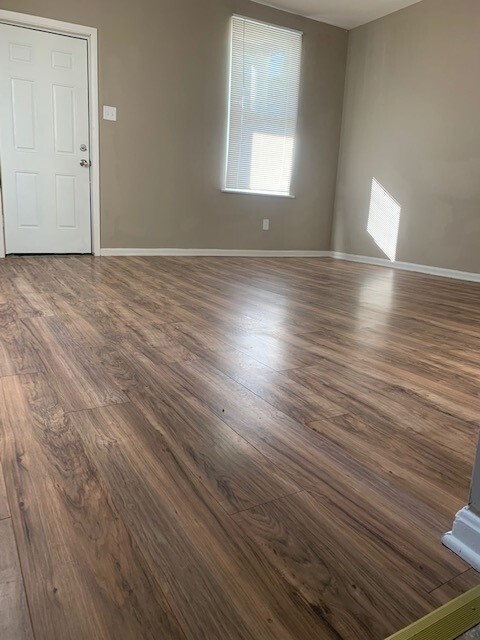 Foto principal - 316 E Ross Ave