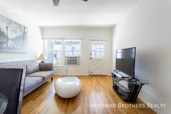 Building Photo - 12423 1/2 Chandler Blvd