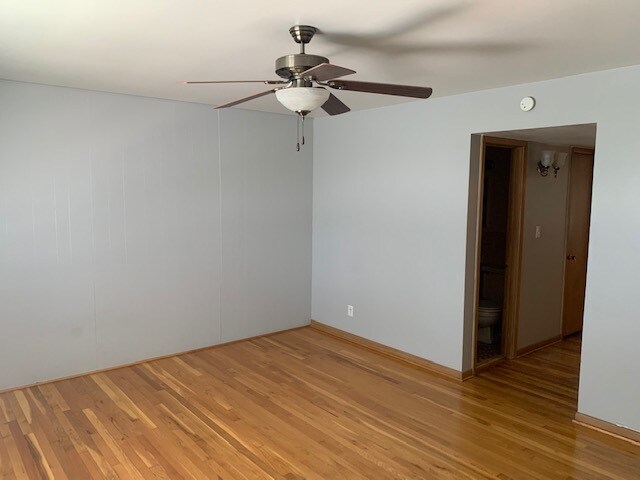 Living room - 312 E 57th St