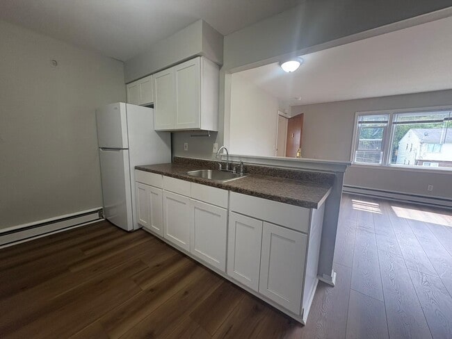 Foto del edificio - 220 Glen Haven Rd