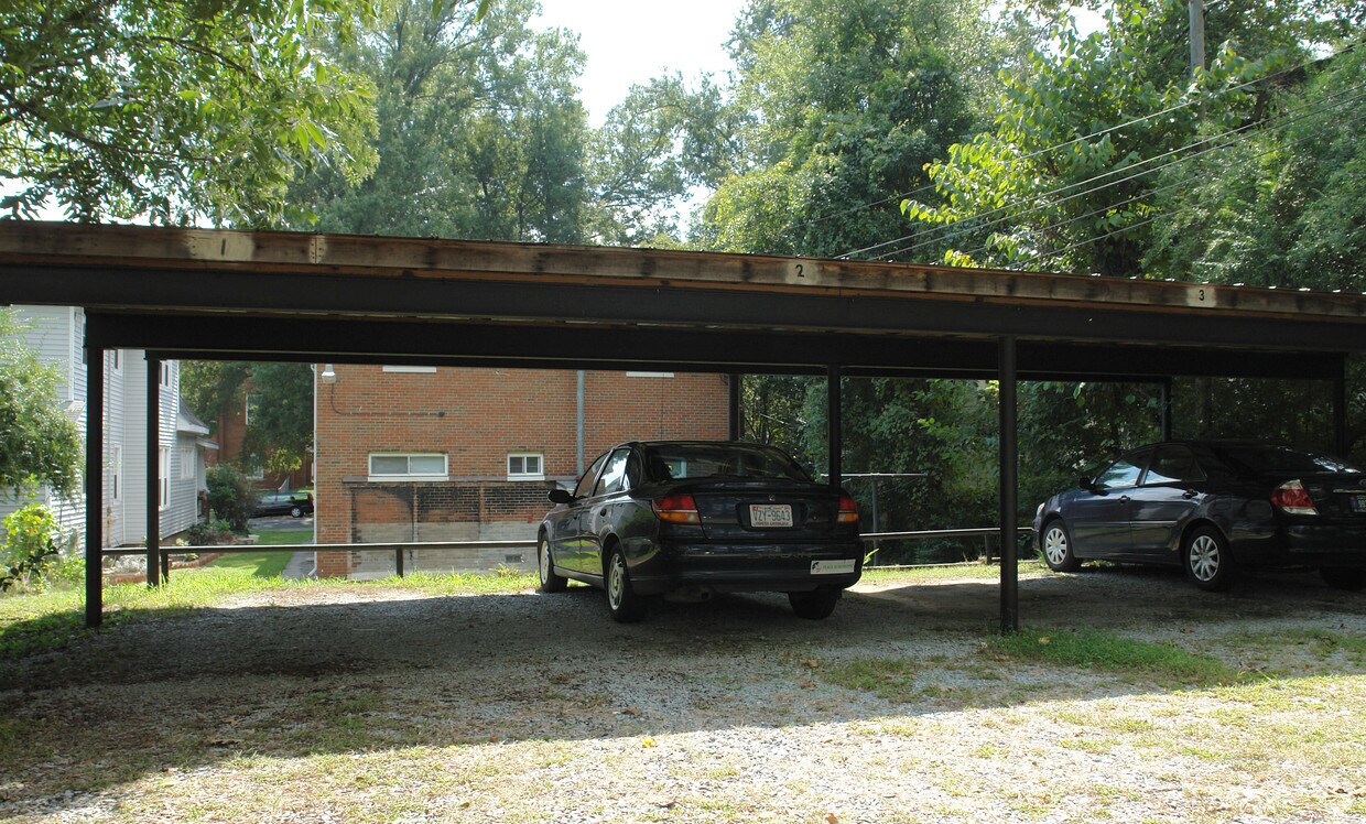 Building Photo - 920 W Trinity Ave