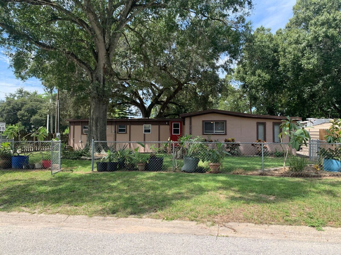 Primary Photo - Tampa/Brandon Rental - Utilities Included ...