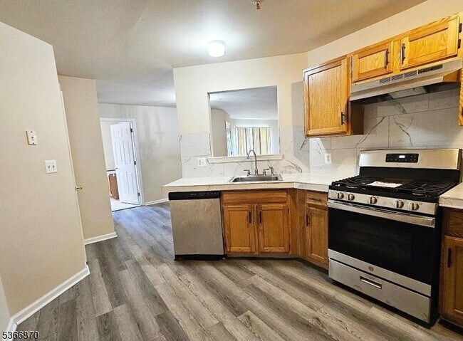Foto del edificio - 906 Rhoads Dr