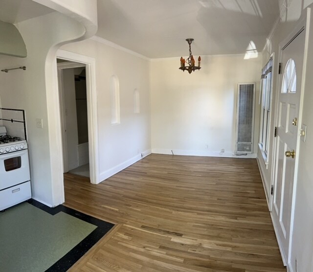 Living room - 4000 Monroe St