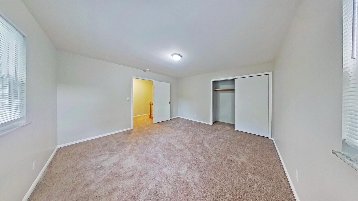 Primary Photo - 8016 Wallingwood Dr