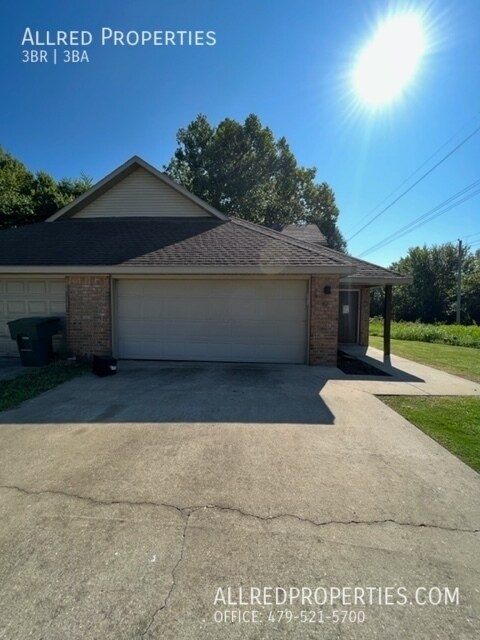 Primary Photo - 52 S Ray Ave