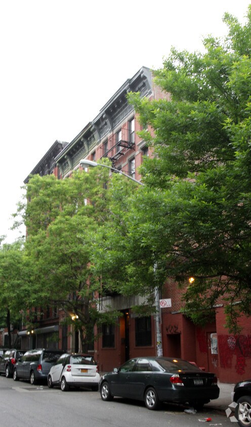 Building Photo - 517 E 13th St