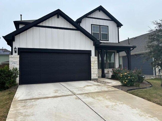 Foto del edificio - 1512 Hope Rnch Rd