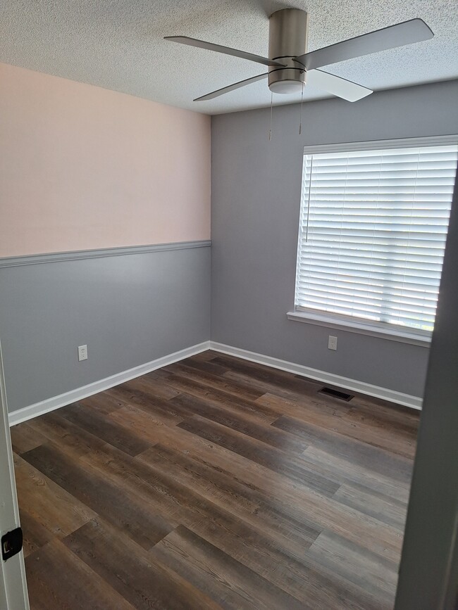 Room - 325 Villa Rosa Pl