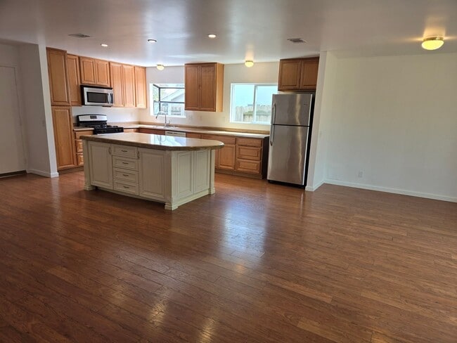 Foto del edificio - Charming 3 Bedroom Home in North Goleta