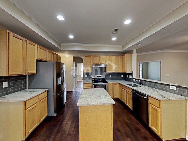 Foto del edificio - 12302 Falconer Pl