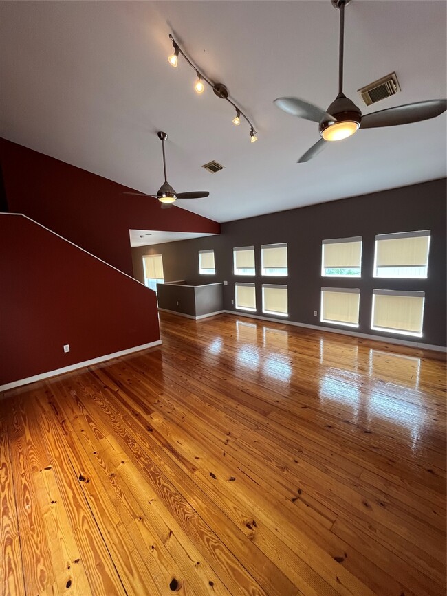 Foto del edificio - 1315 Buckner St