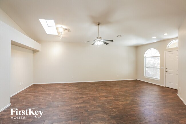 Building Photo - 15207 N 28th Pl