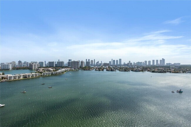 Building Photo - 17301 Biscayne Blvd
