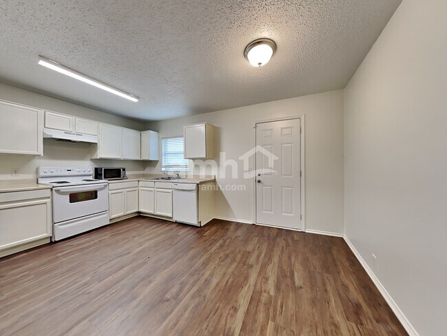Foto del edificio - 1523 Wavecrest Dr