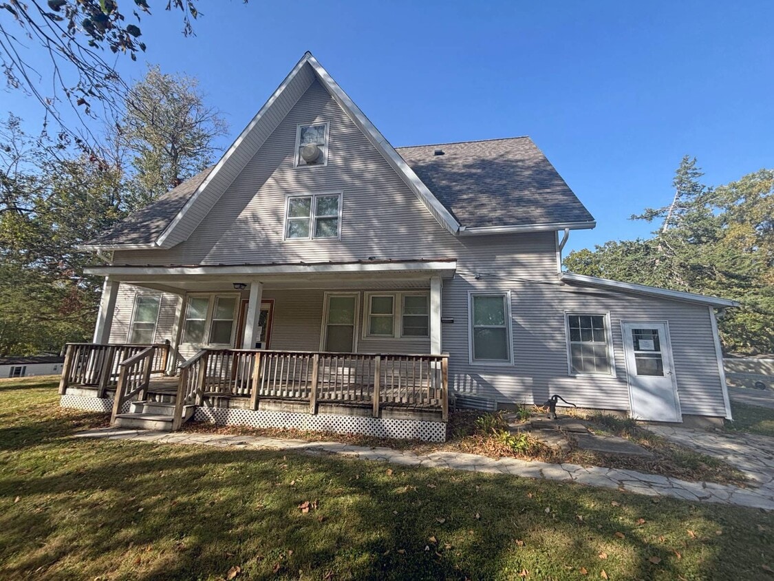 2018 Waterfront Dr, Iowa City, IA 52240 House Rental in Iowa City, IA