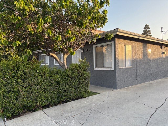 Foto principal - 13805 Cerise Ave